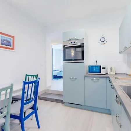 Karlo - Two Bedroom With Balcony Matani *